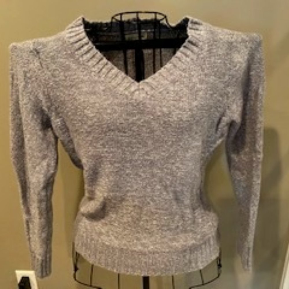 SAINT JOHN'S BAY GRAY SWEATER SIZE MEDIUM
